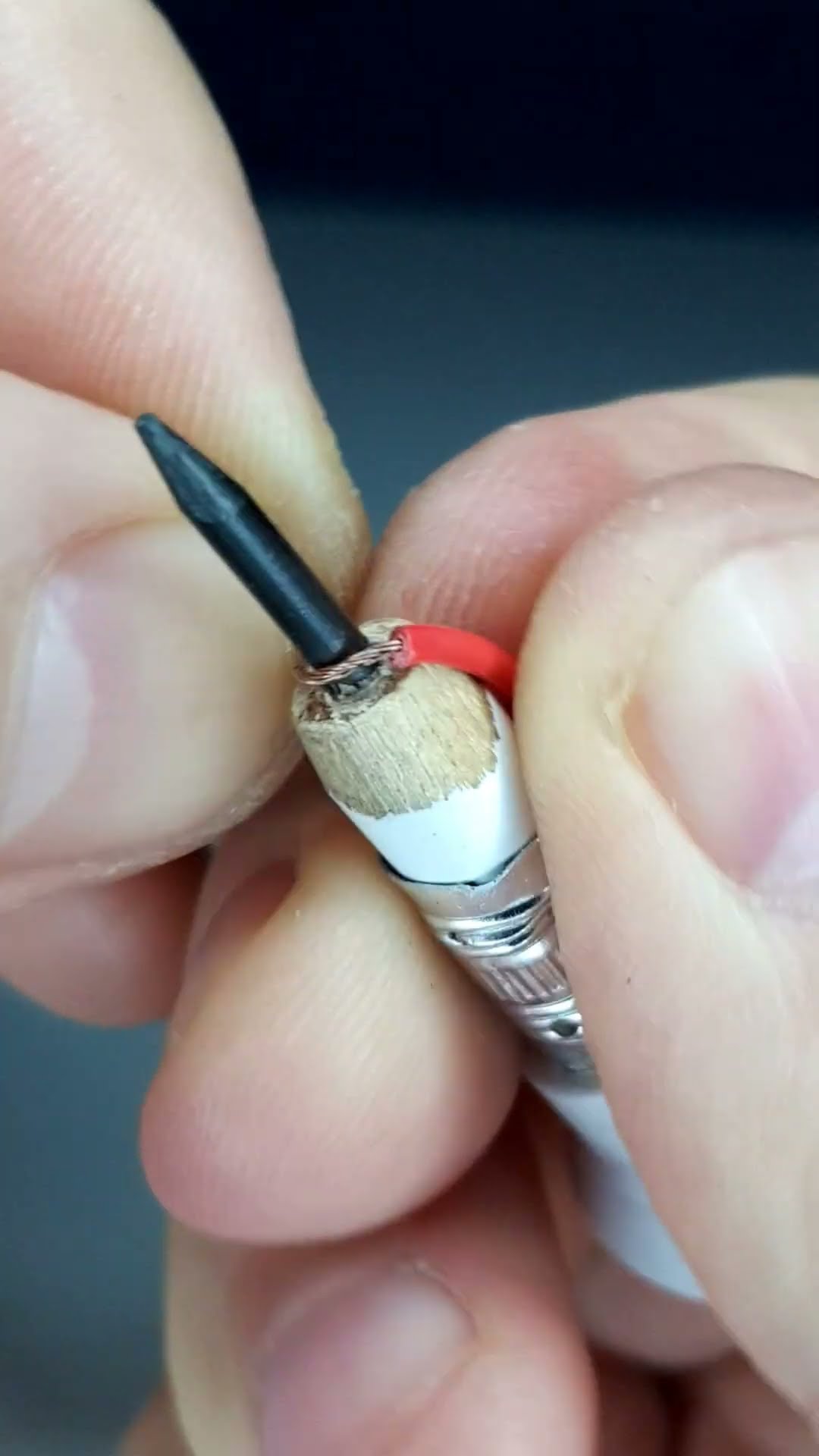 1000°C Mini Soldering Iron Made from AIR PODS