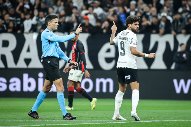 CBF divulga áudios do VAR em pênalti validado e lance de mão contra o ...