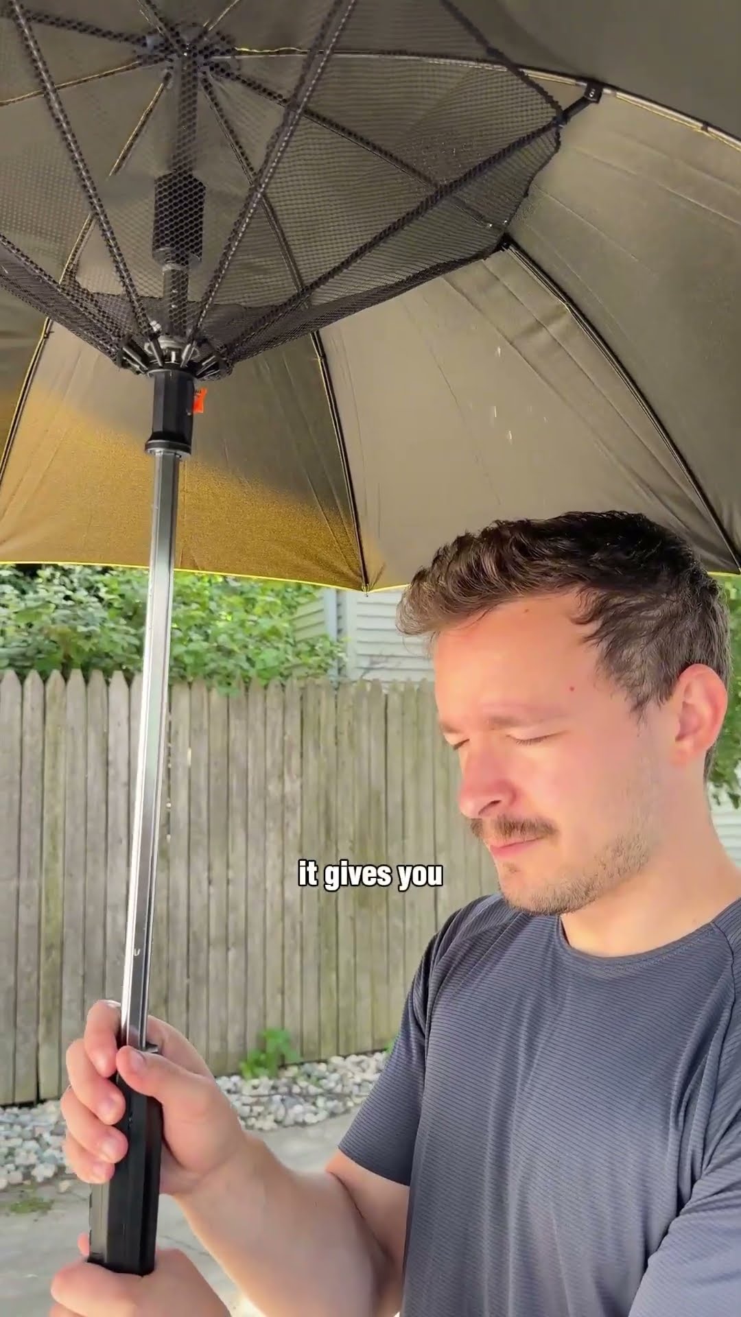 An umbrella with fan and mist? 🤯