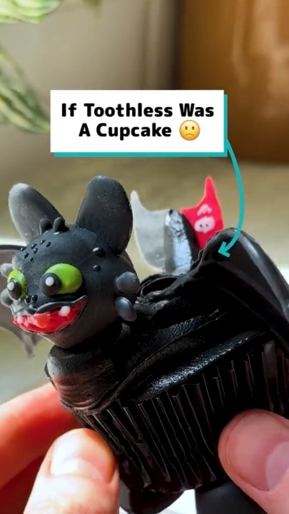 S07E30 - If Toothless was a cupcake 😅