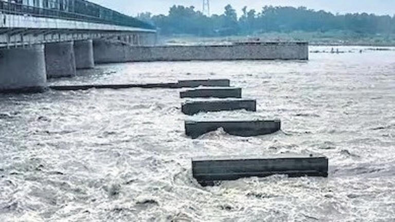 Yamuna riverfront facelift on Sabarmati model: Delhi minister Verma