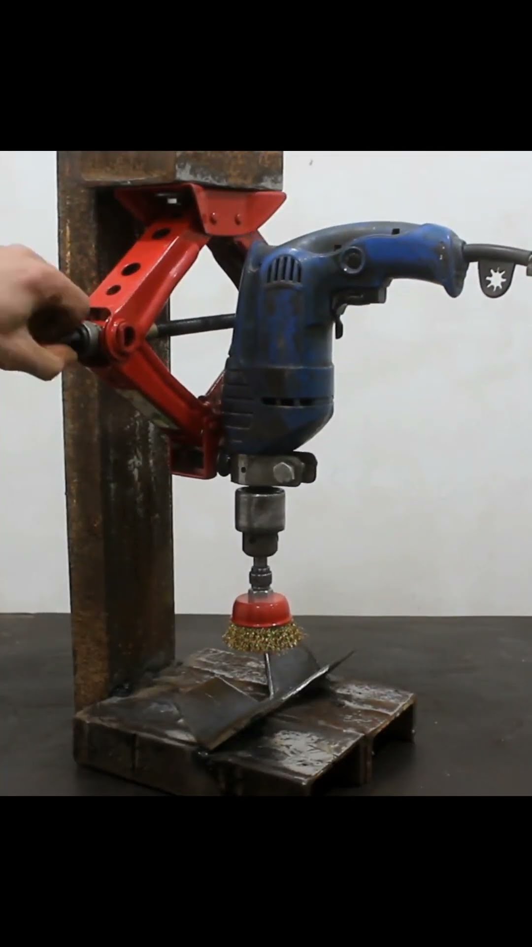 DIY drill press hack: Turn a scissor jack into a powerful rust removal ...