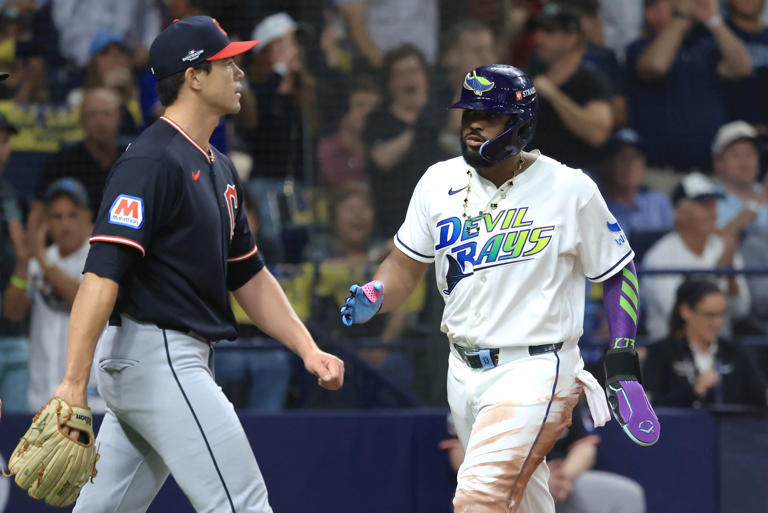 Guardians score, live updates. Yandy Diaz breaks game back open for Rays