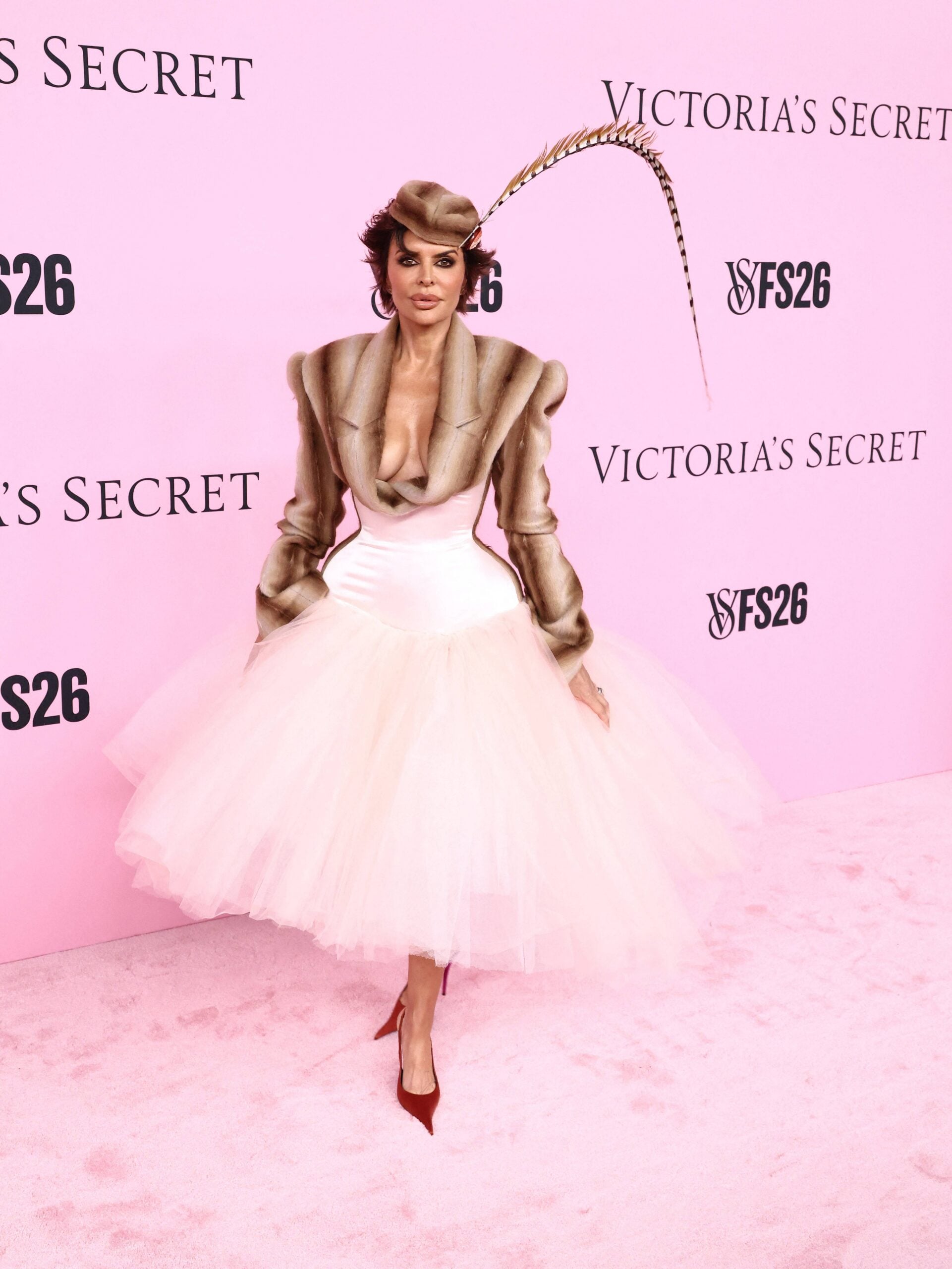 Lisa Rinna was locked in at Victoria’s Secret fashion show, but her ...