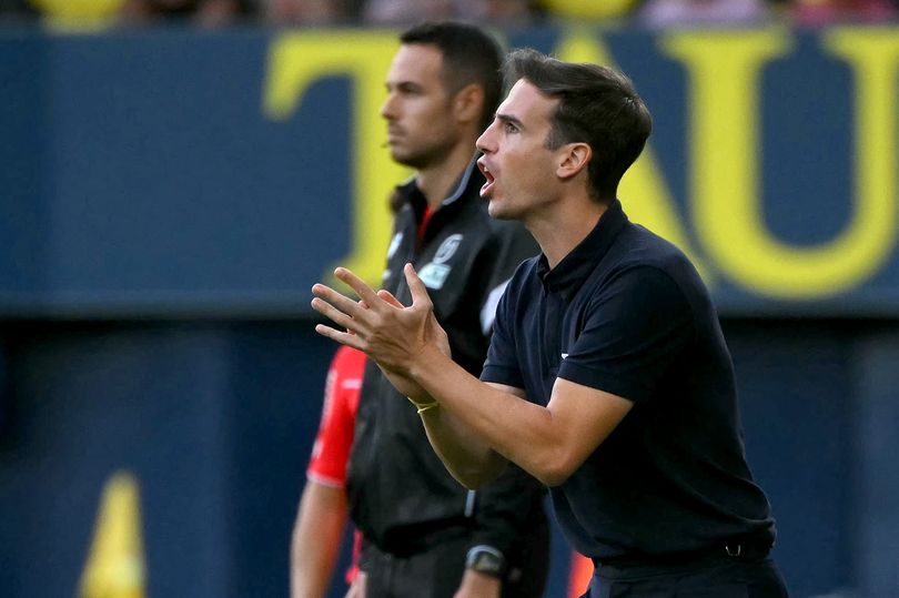 Villarreal's Spanish coach Inigo Perez gestures on the touchline during the Spanish league football match between Villarreal CF and Elche CF
