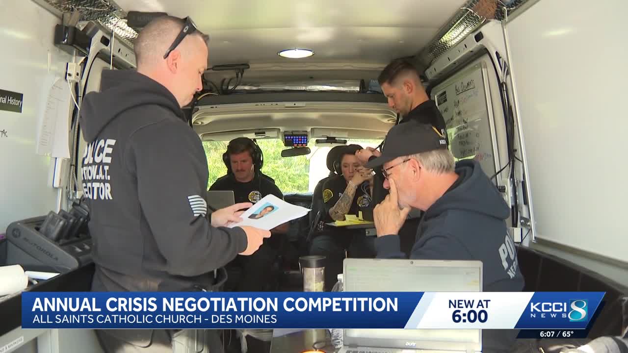Midwest law enforcement competes in crisis negotiation event in Des Moines