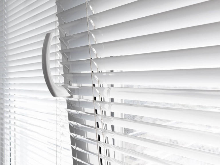 I asked experts for the best way of reducing window condensation this ...