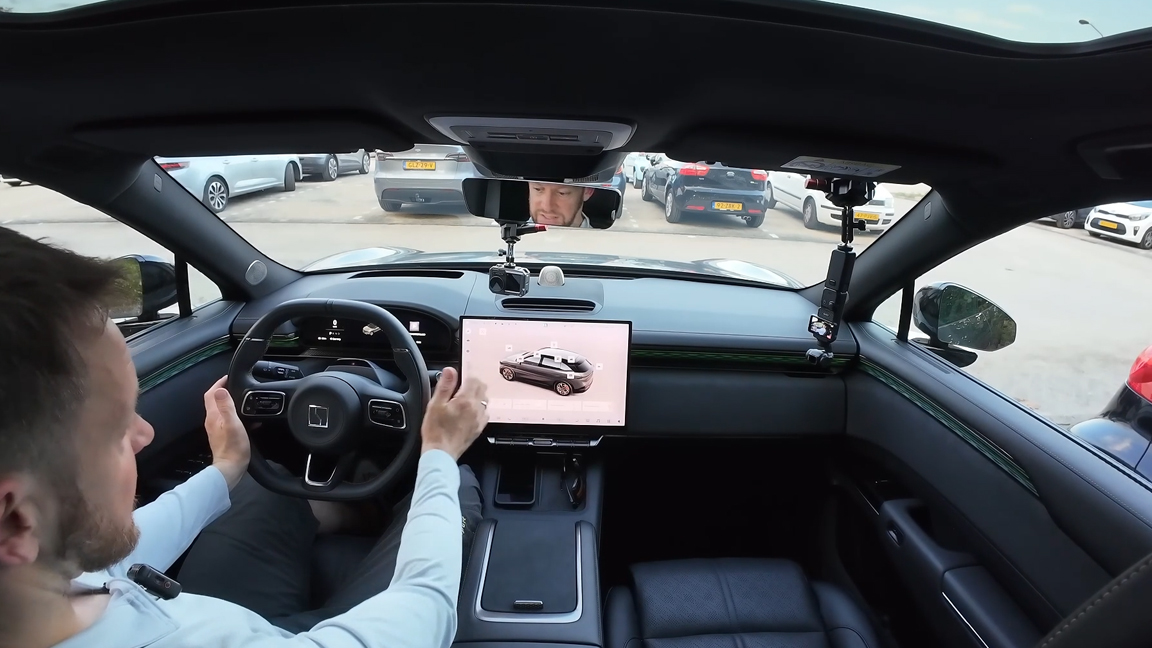 This Zeekr 7X combines luxury space and incredible performance