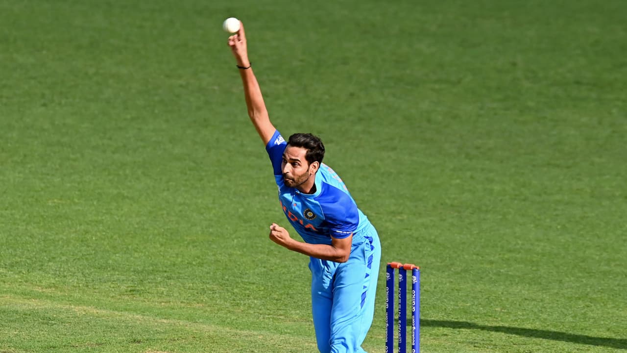 Jacob Duffy heaps praise on 'skilful' RCB teammate Bhuvneshwar Kumar