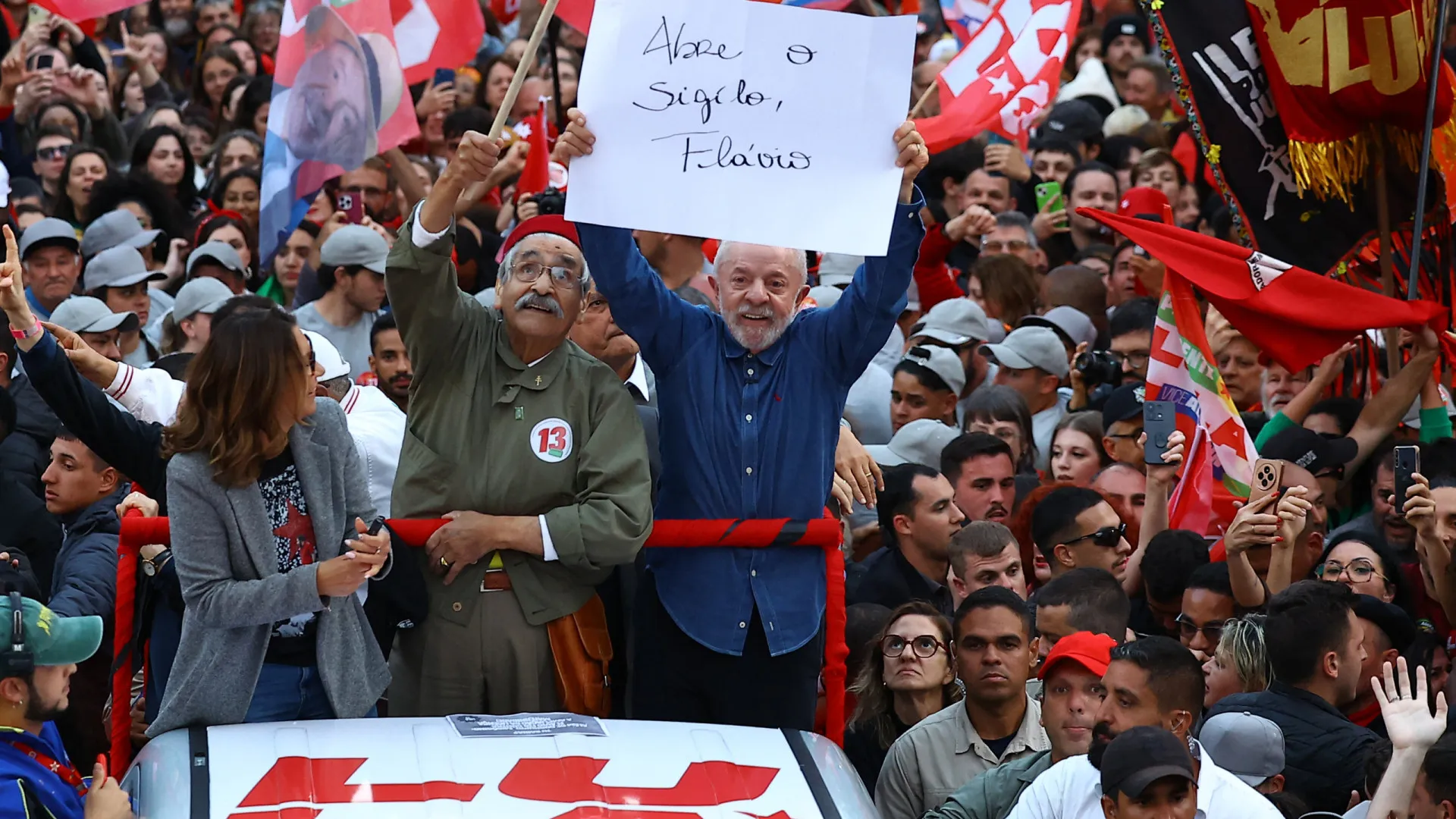 Após debate, Lula anuncia entrega de sigilos ao TSE e cobra Flávio