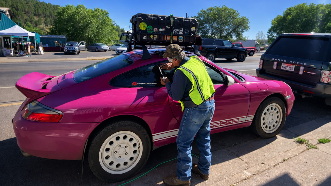 A stuck door key causes trouble for this cheap Porsche 911