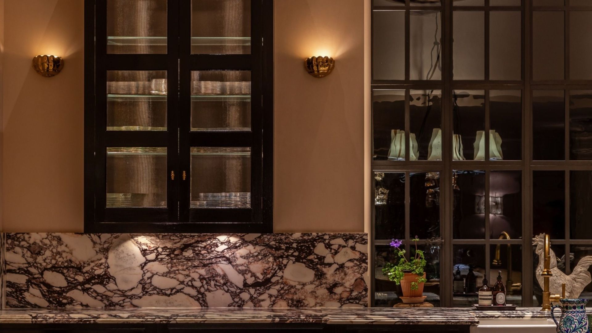 This type of lighting can make your paint color look 'wrong' at night ...