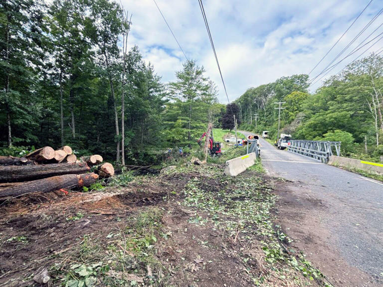 Unpopular plan to widen 'obsolete' one-lane bridge advances in CT town ...