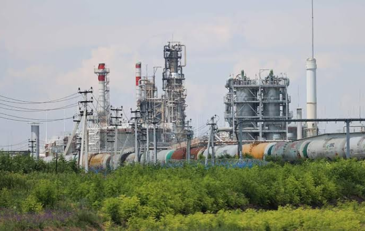 Novoshakhtinsk terminal fire spreads to eight tanks as trains resume