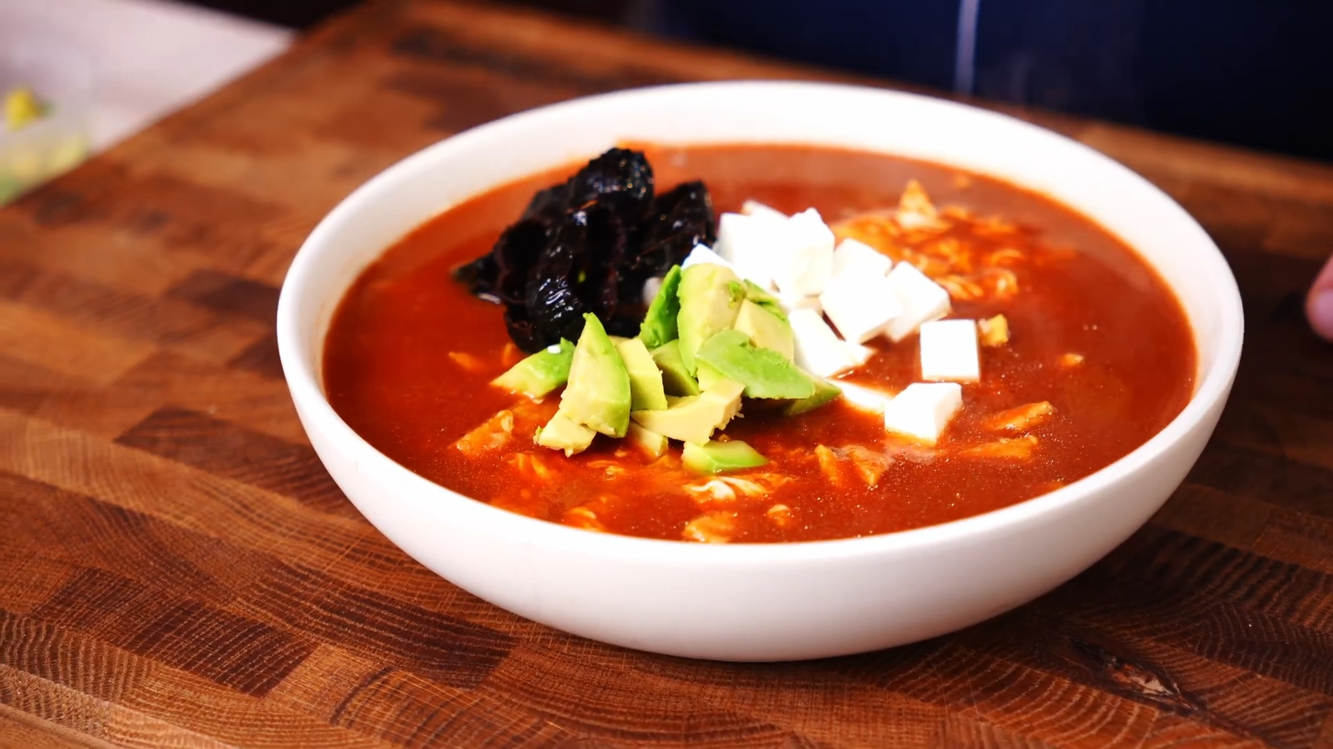 Cómo preparar una sopa de tortilla llena de sabor