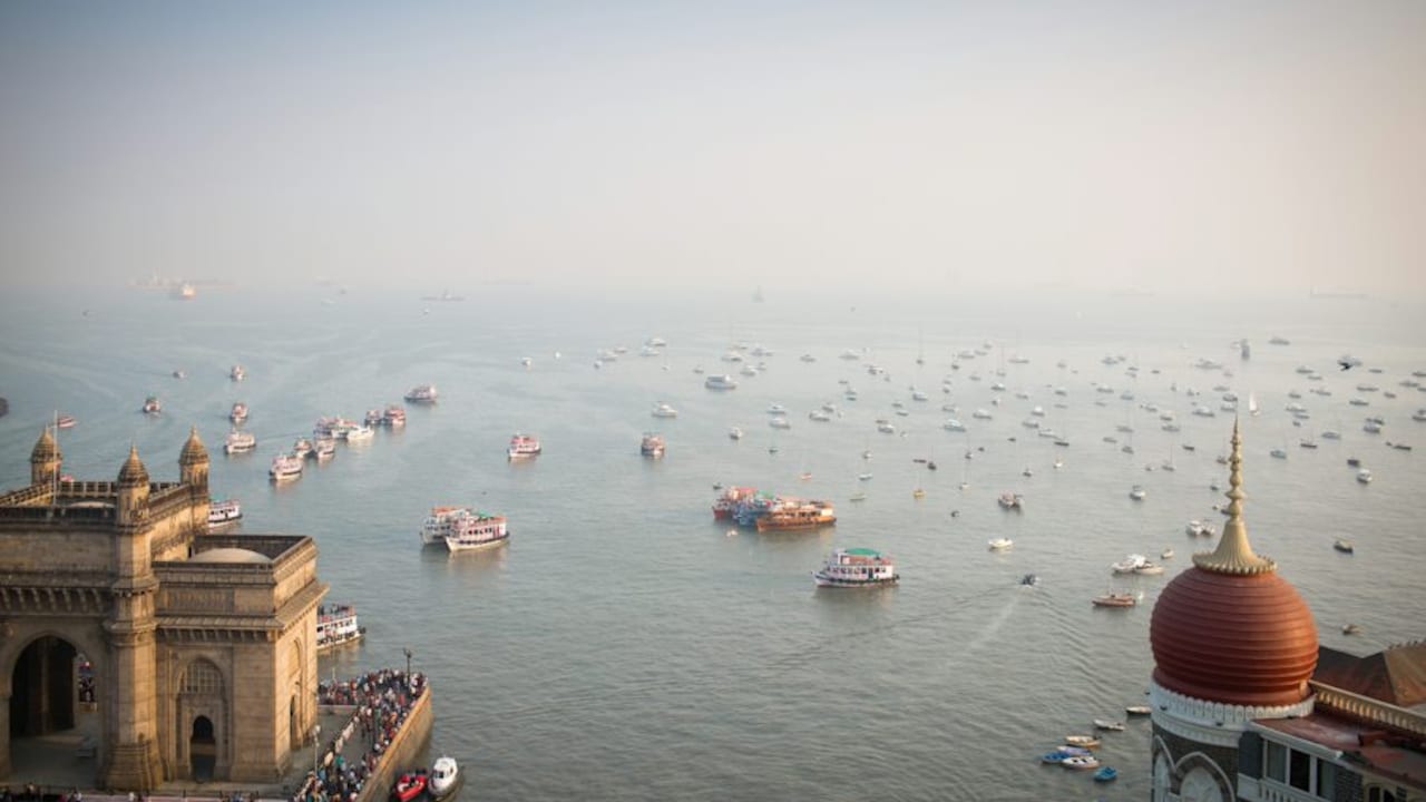 Mumbai chokes as road dust, traffic-fueled smog further worsens air quality