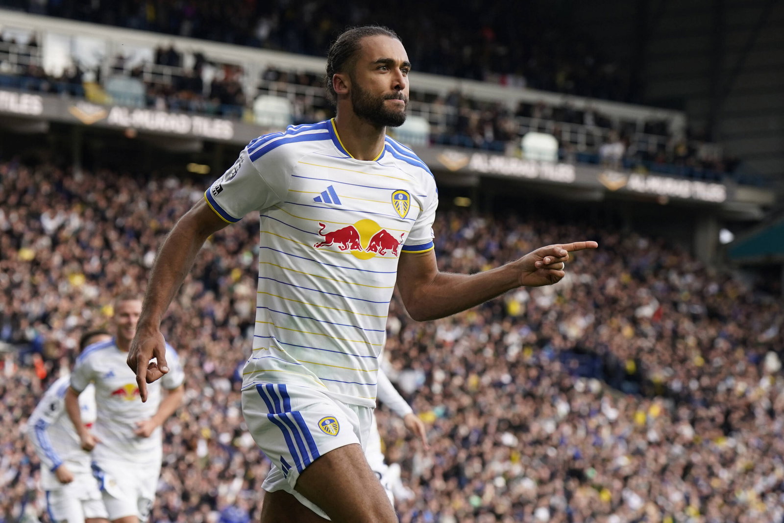 Steven Gerrard makes feelings clear on Leeds ace on The Overlap: 