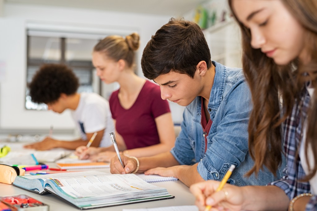 The surprising no. 1 reason teens don't want phones banned at school