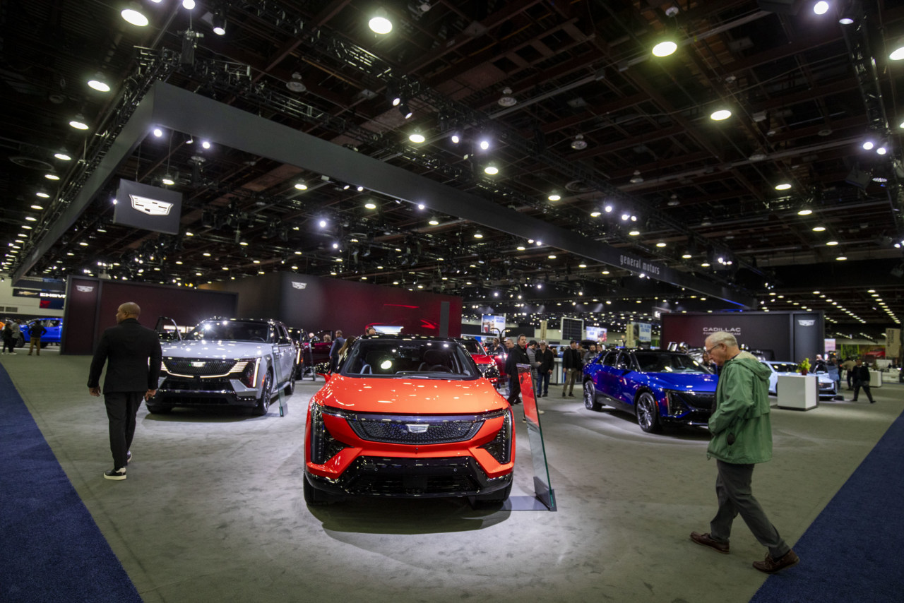 General Motors plans $20 billion in buybacks to shore up share price