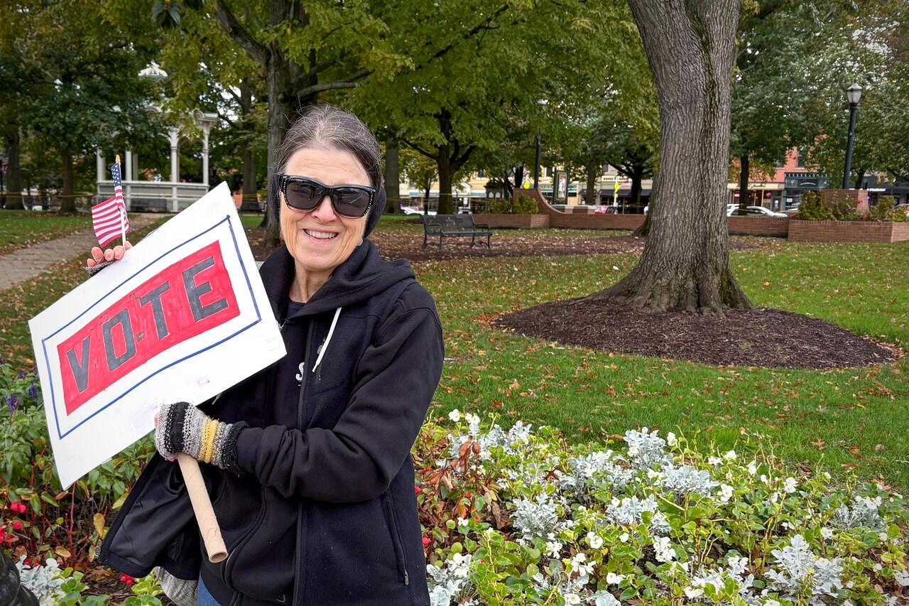 GOP is touting tax cuts to keep Ohio and Congress red. Voters aren't sold.
