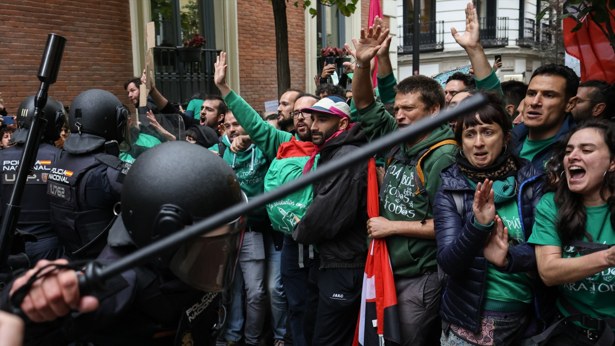 Profesores de Madrid condenan las cargas policiales de este lunes y ...