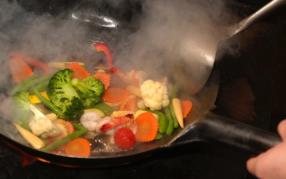 Master wok cooking at home