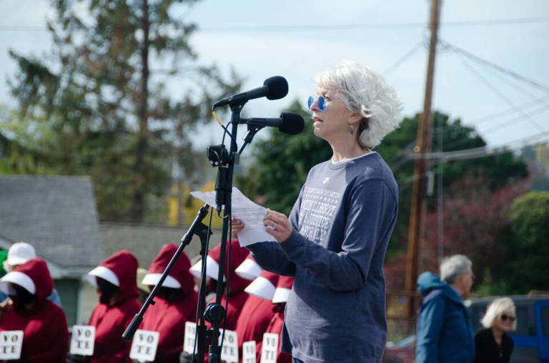 Speakers encourage voters to cast their ballots early