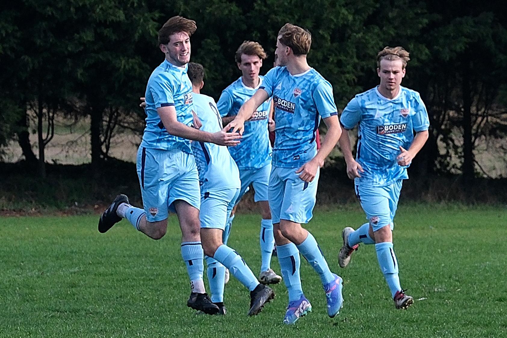 Gallagher and Hastie hit doubles as Seamer Sports snap up home success ...