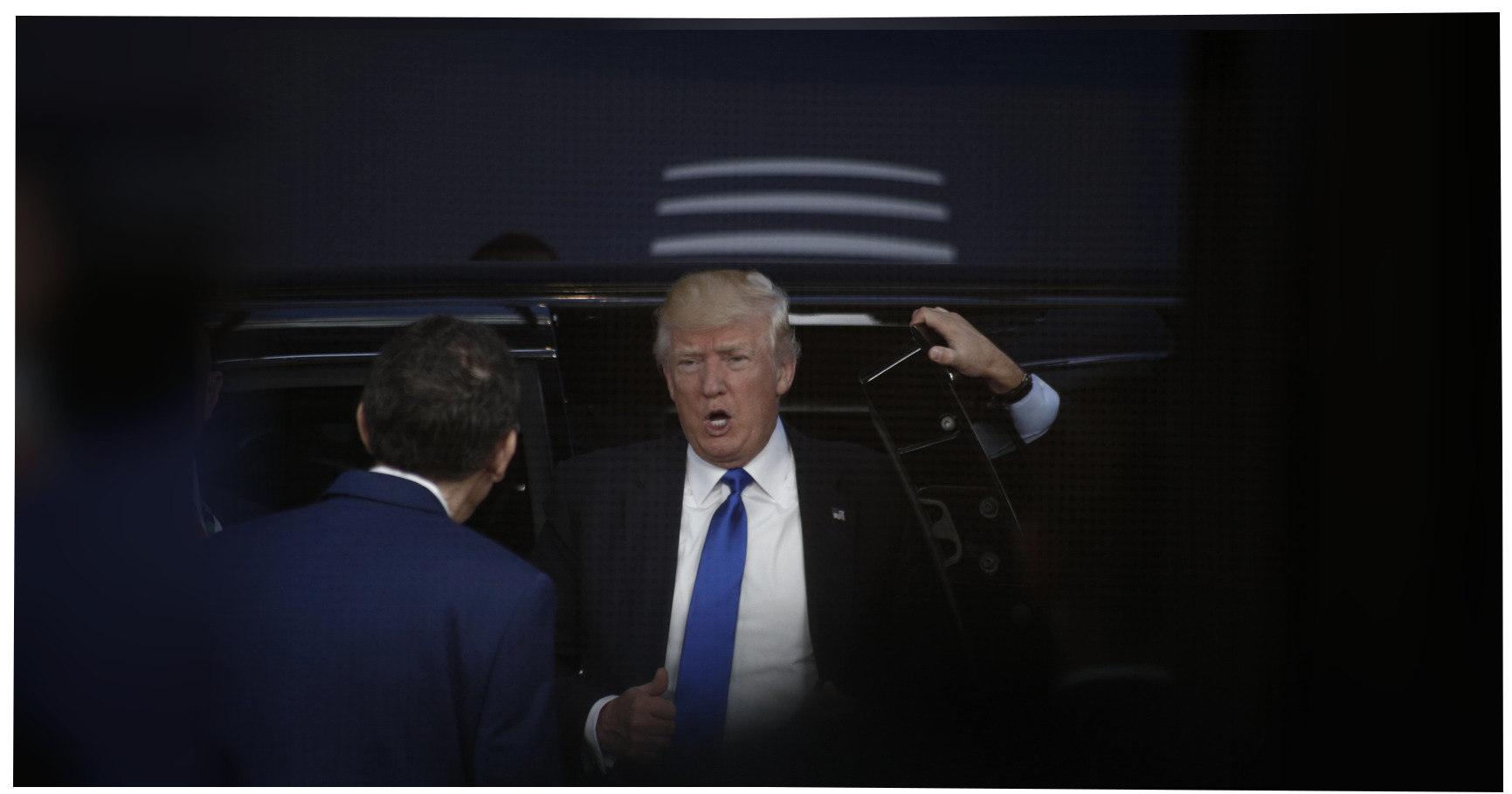 Trump’s White House makeover puts gold crest, helipad in focus