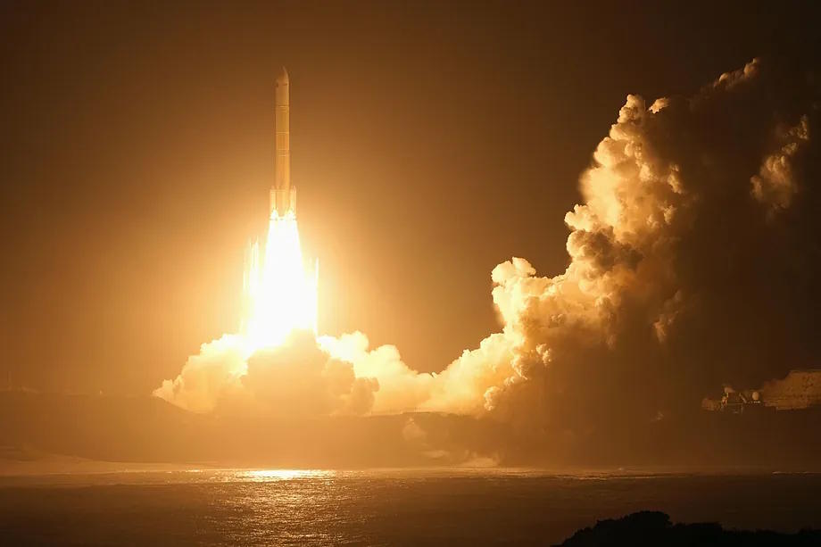 Japan launches a historic mission to conquer the mysterious moon of ...