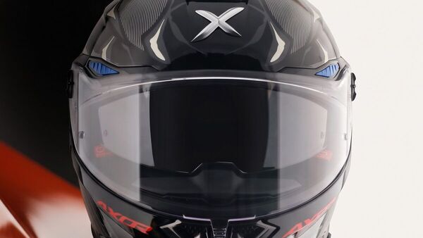 Axor Agera full-face helmet launched with aerodynamic spoiler, race ...
