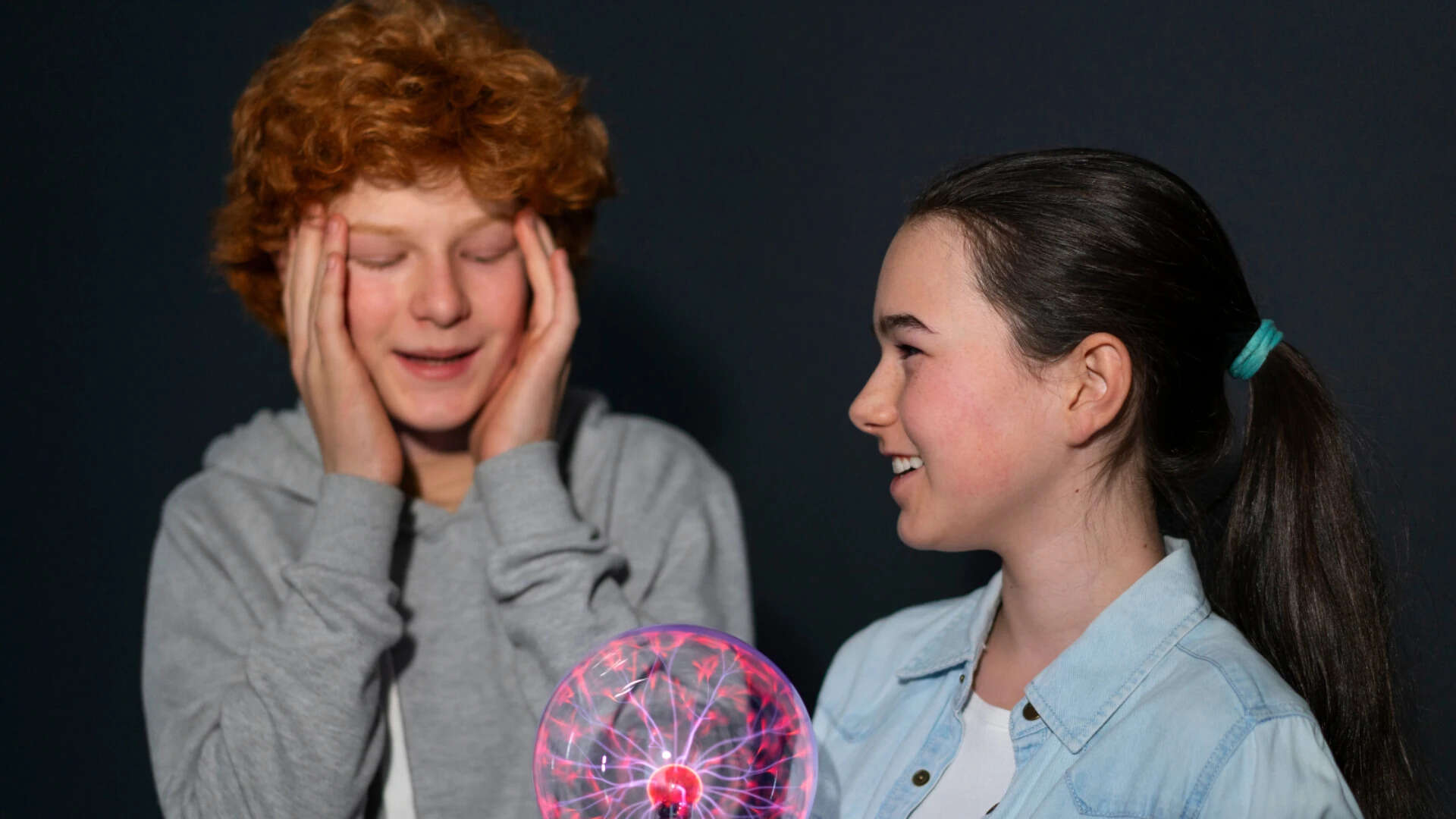 Neuroscience explains why we can't stop laughing
