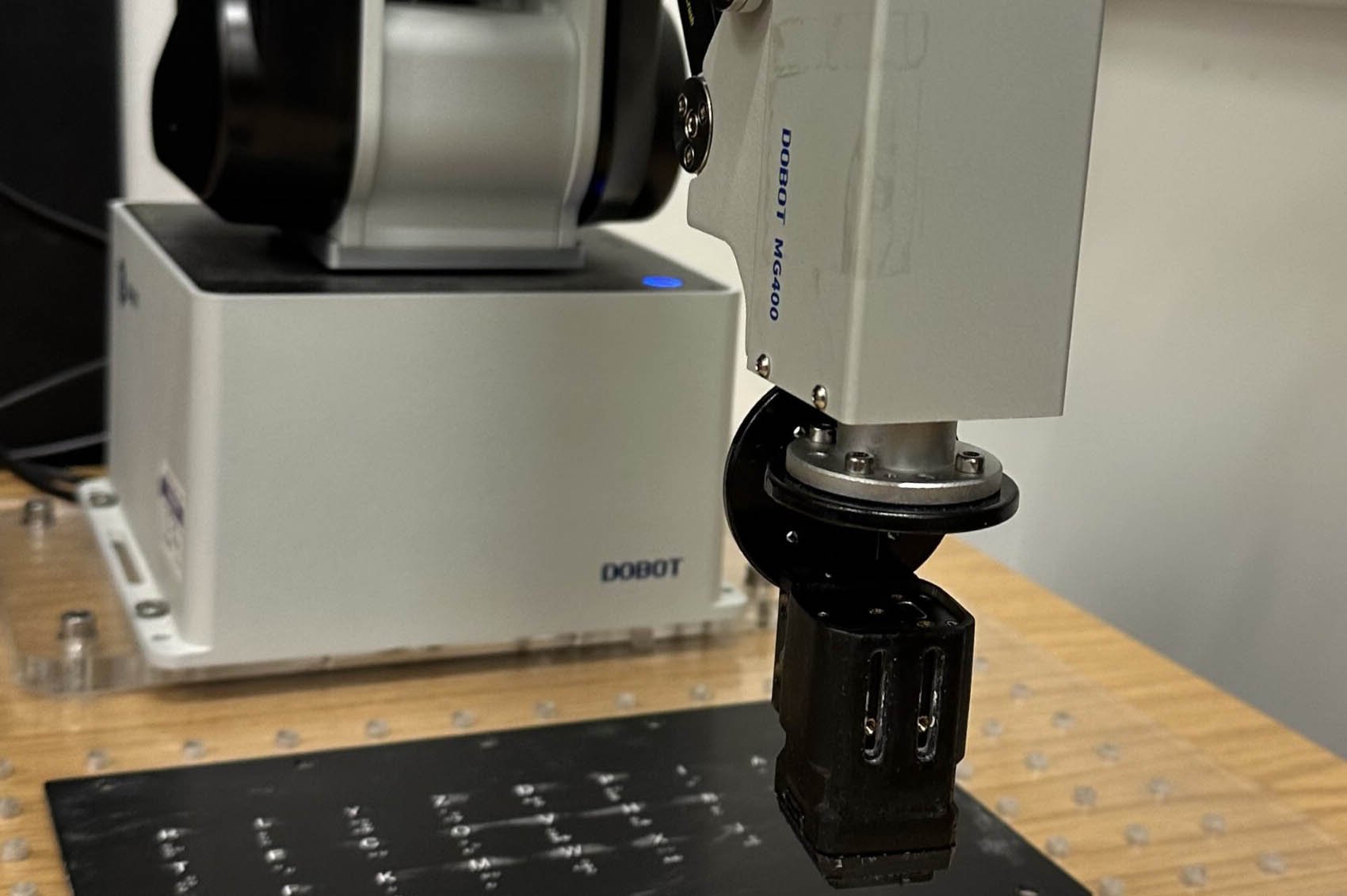 Lab-grown human mini-brains can read Braille