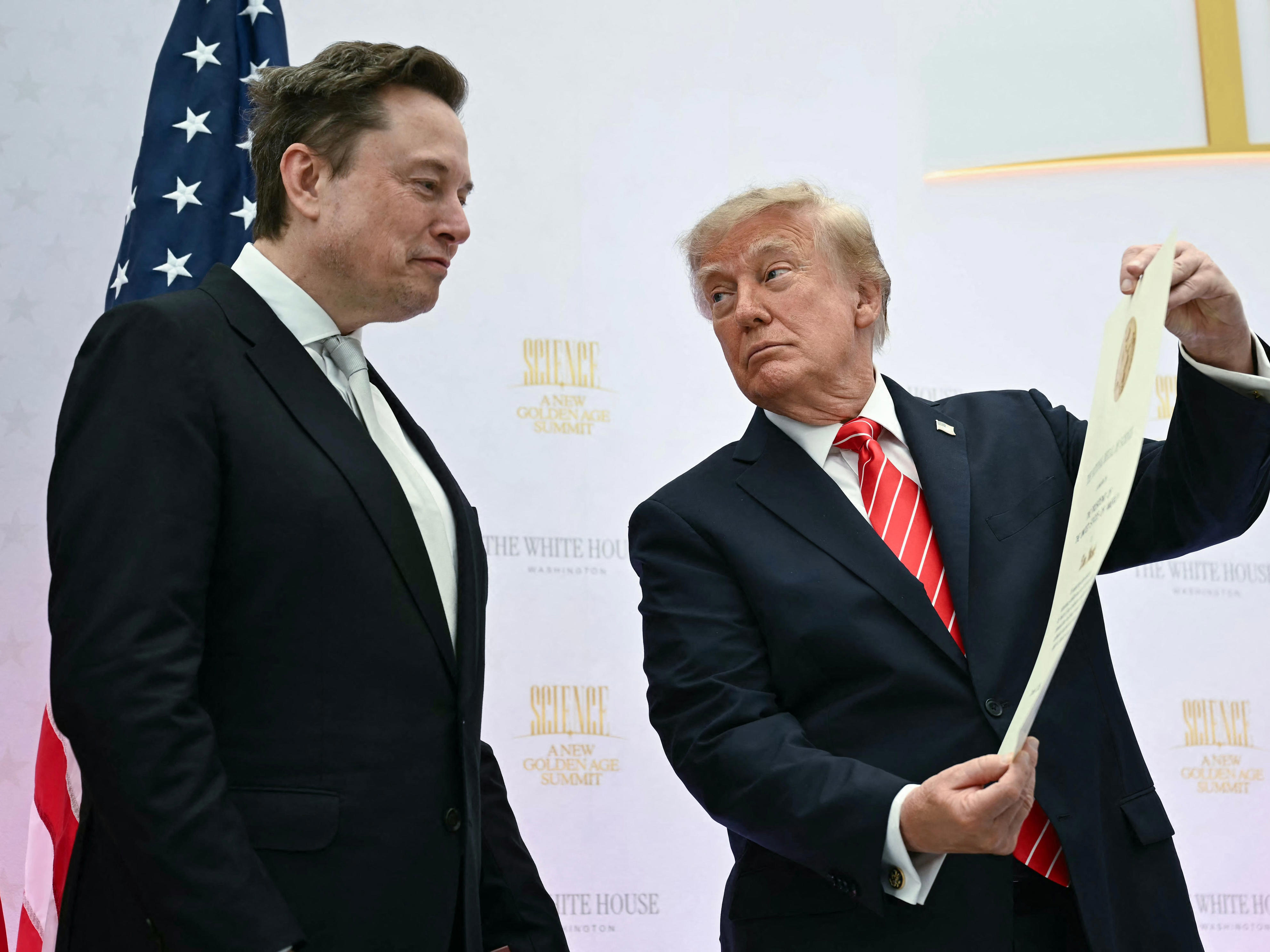 Trump praises Elon Musk's incredible generosity over $10 billion SpaceX ...