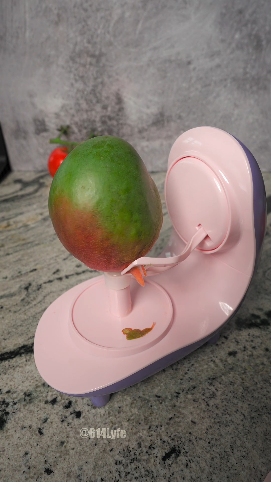 Can the peeling machine handle a mango?