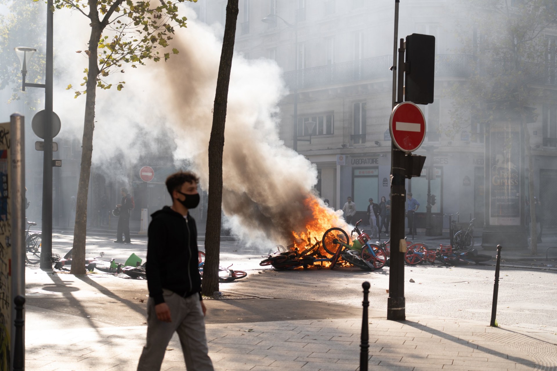 Is it safe to travel to France? Latest advice after riots lead to widespread curfews
