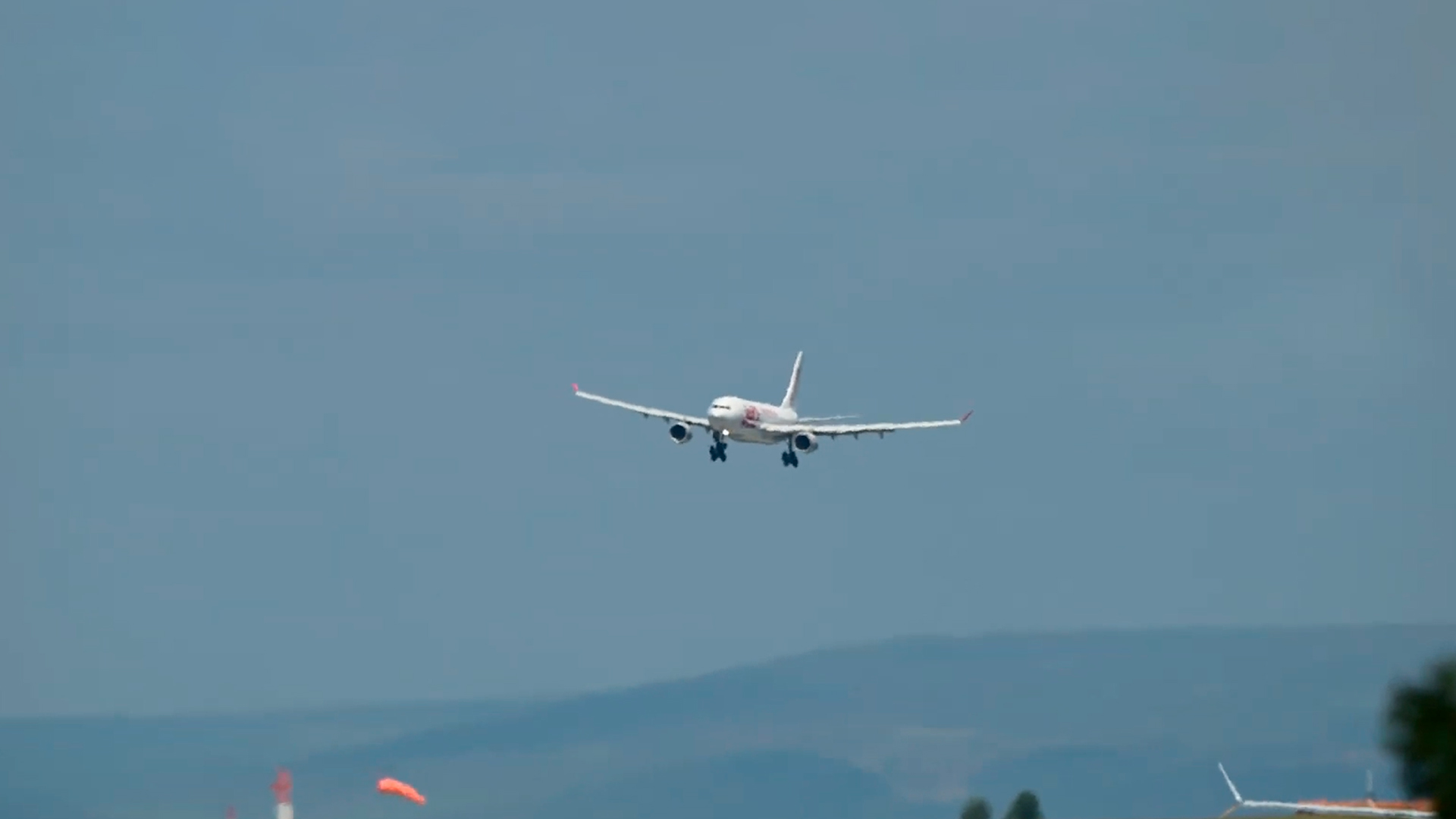 Unstable Airbus A330 landing caught on camera