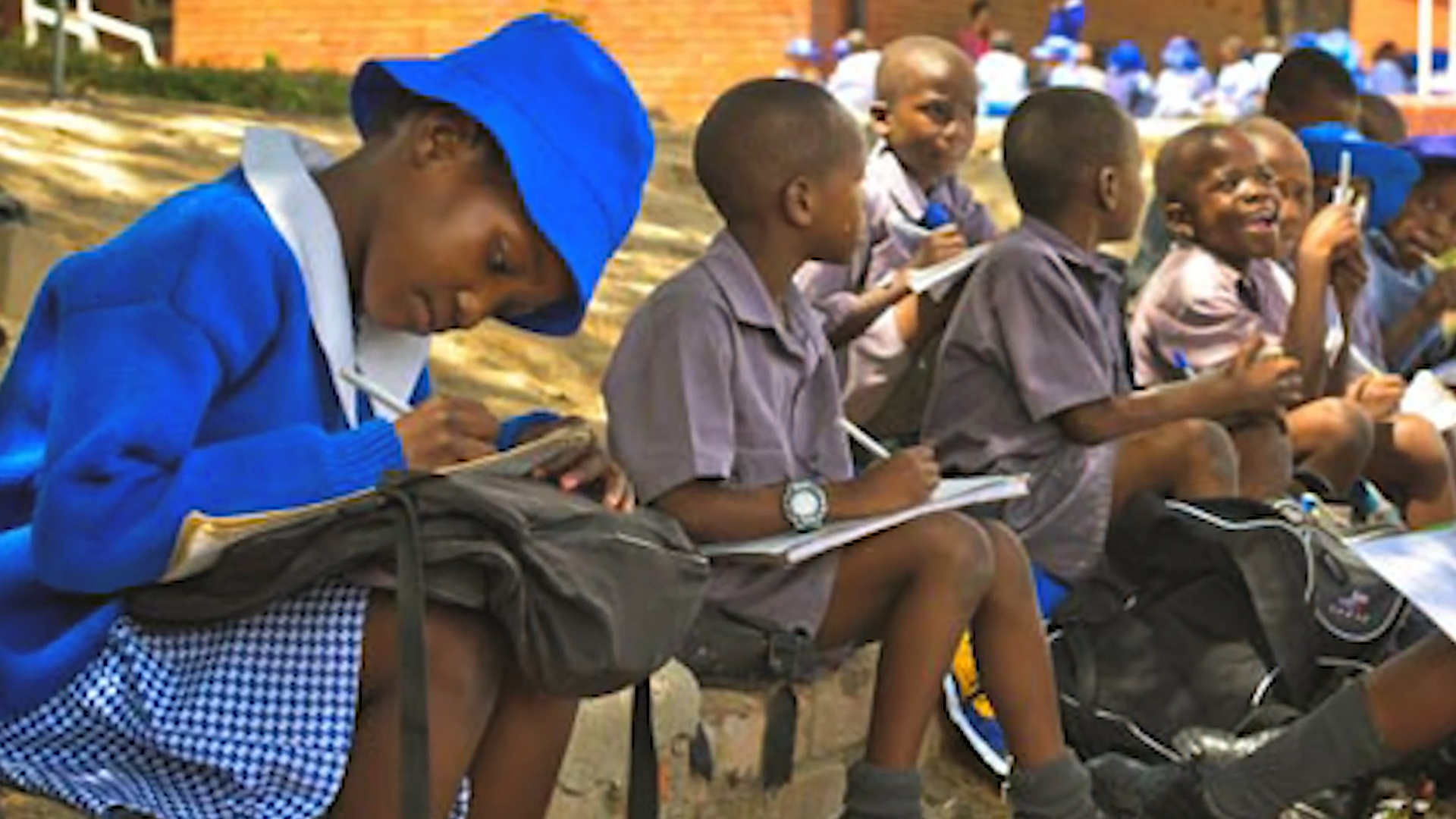 62 children at Zimbabwe’s Ariel School reported a UFO… some said its ...