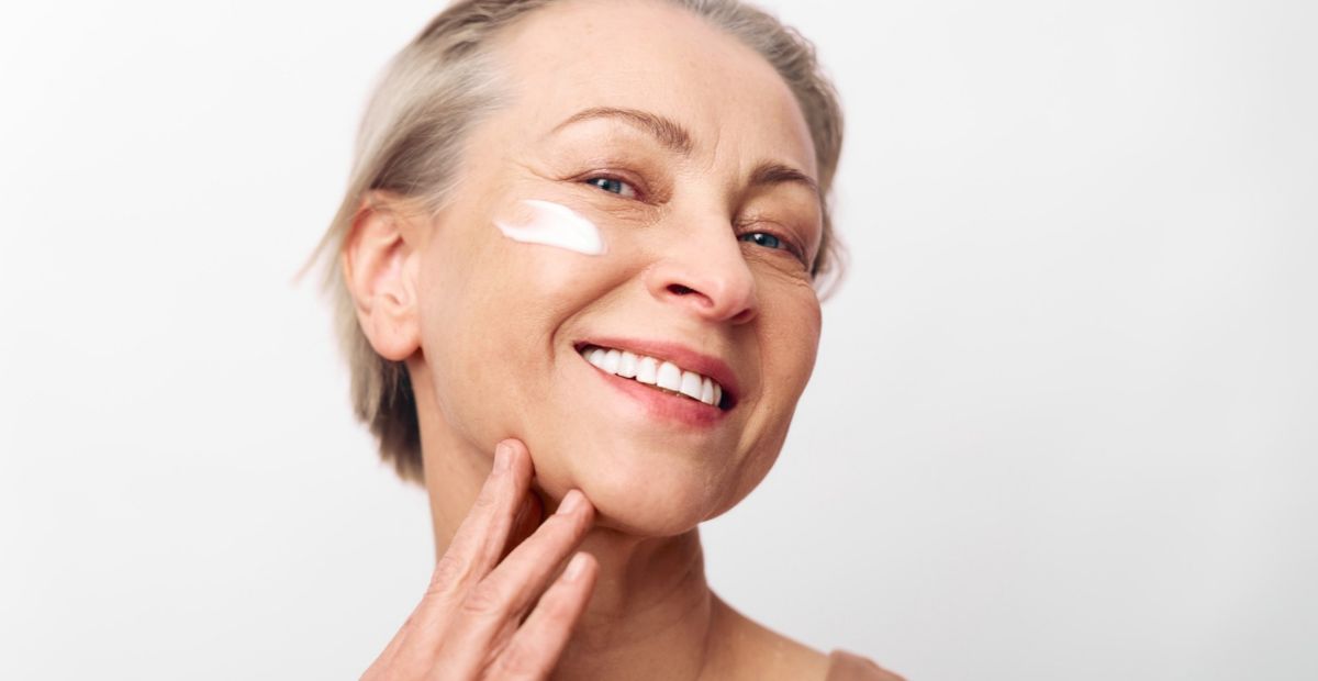 Cette crème anti-âge Yves Rocher à moins de 40 € lisse les rides et ...