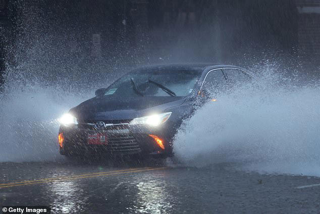 Thanksgiving travel map reveals trouble spots where snow and rain could ...
