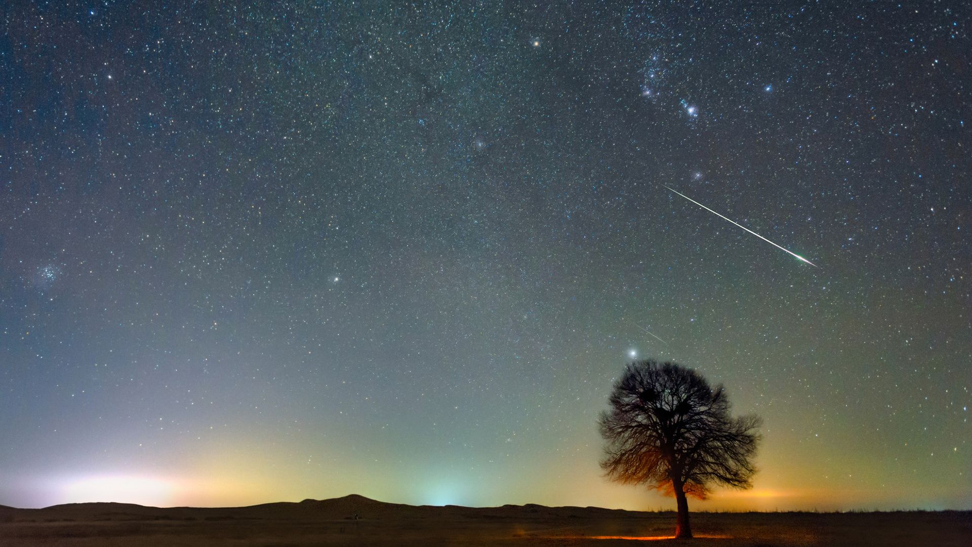 See pieces of Halley's Comet fall to Earth this week as the Orionid ...