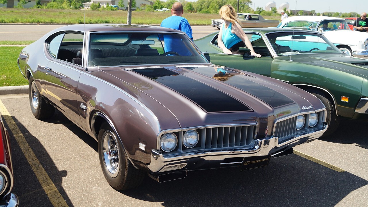 Oldsmobile’s W-31 put a 325-hp Ram Rod 350 in the Cutlass, and 742 were ...
