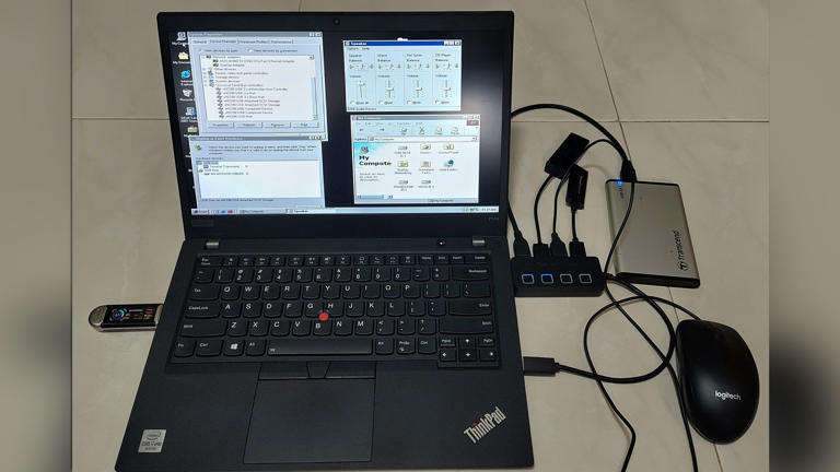 Windows 98 SE users get a Thunderbolt 4 driver thanks to AI assistance