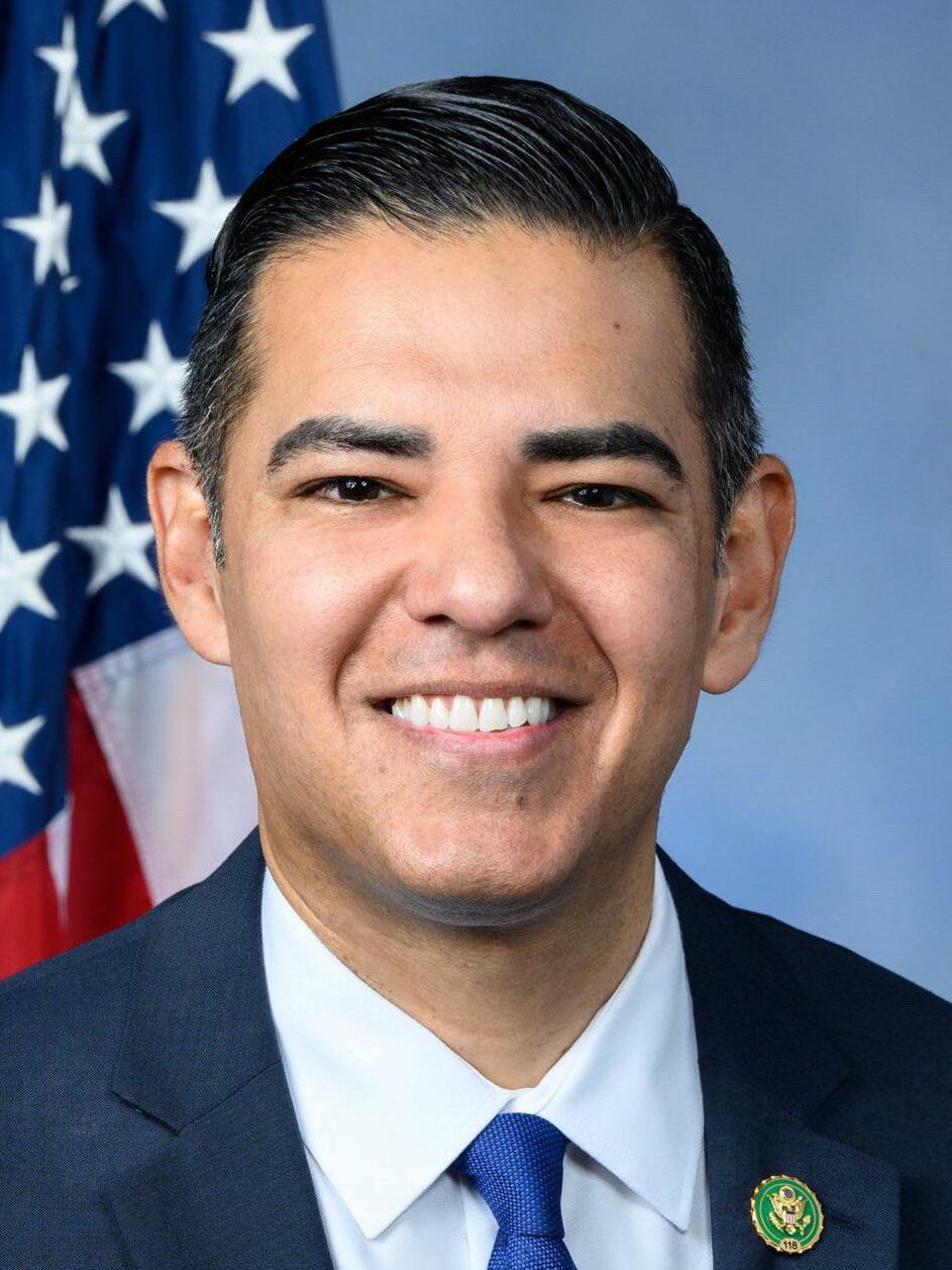 Police found a bleeding, handcuffed man in ICE custody. A congressman ...