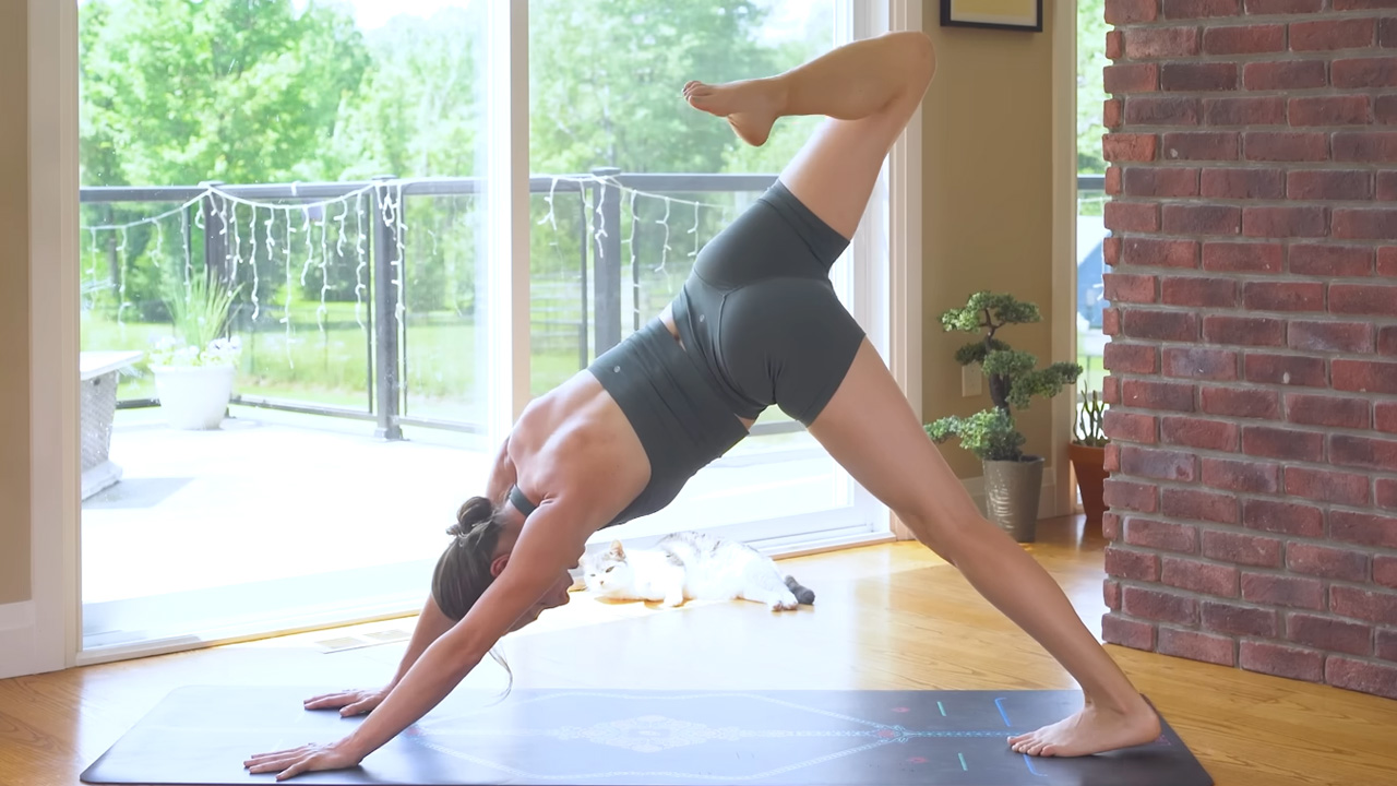 10-min morning yoga for lower body stretch and strength