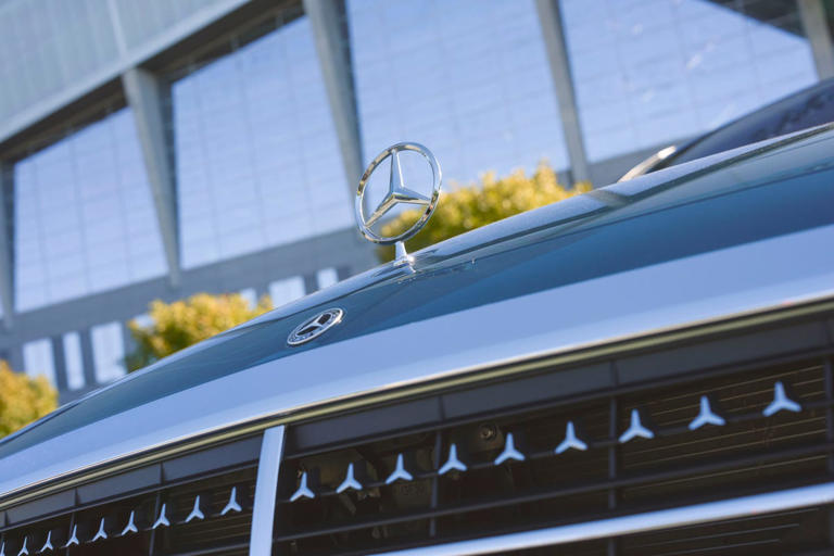 The Mercedes-Benz S-Class is the 2027 MotorTrend car of the year