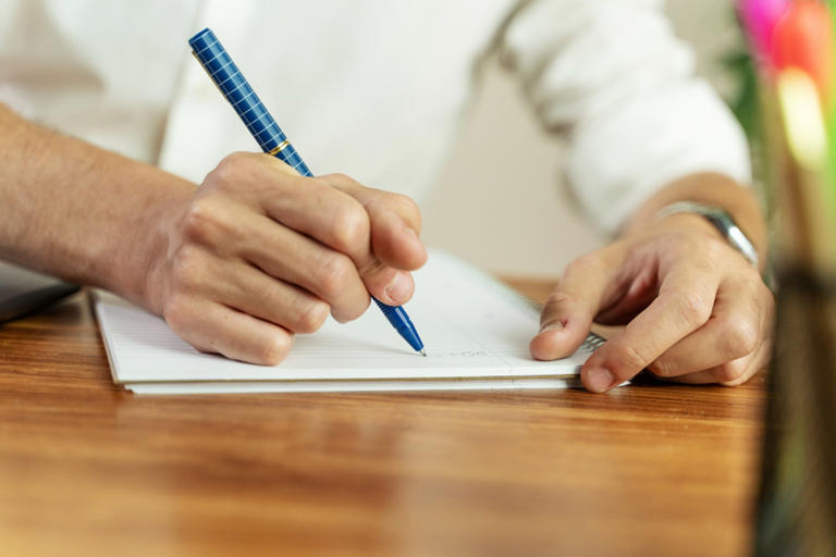 Forget coffee, is it acceptable to bring notes into a job interview?
