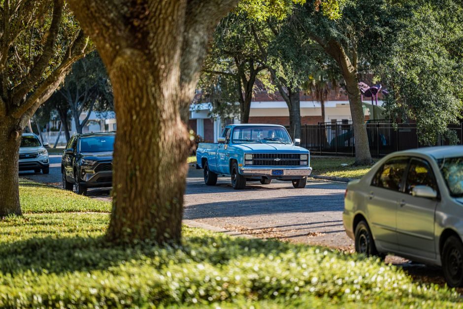 Modern pickup tailgates with built-in cameras that turn a small dent ...