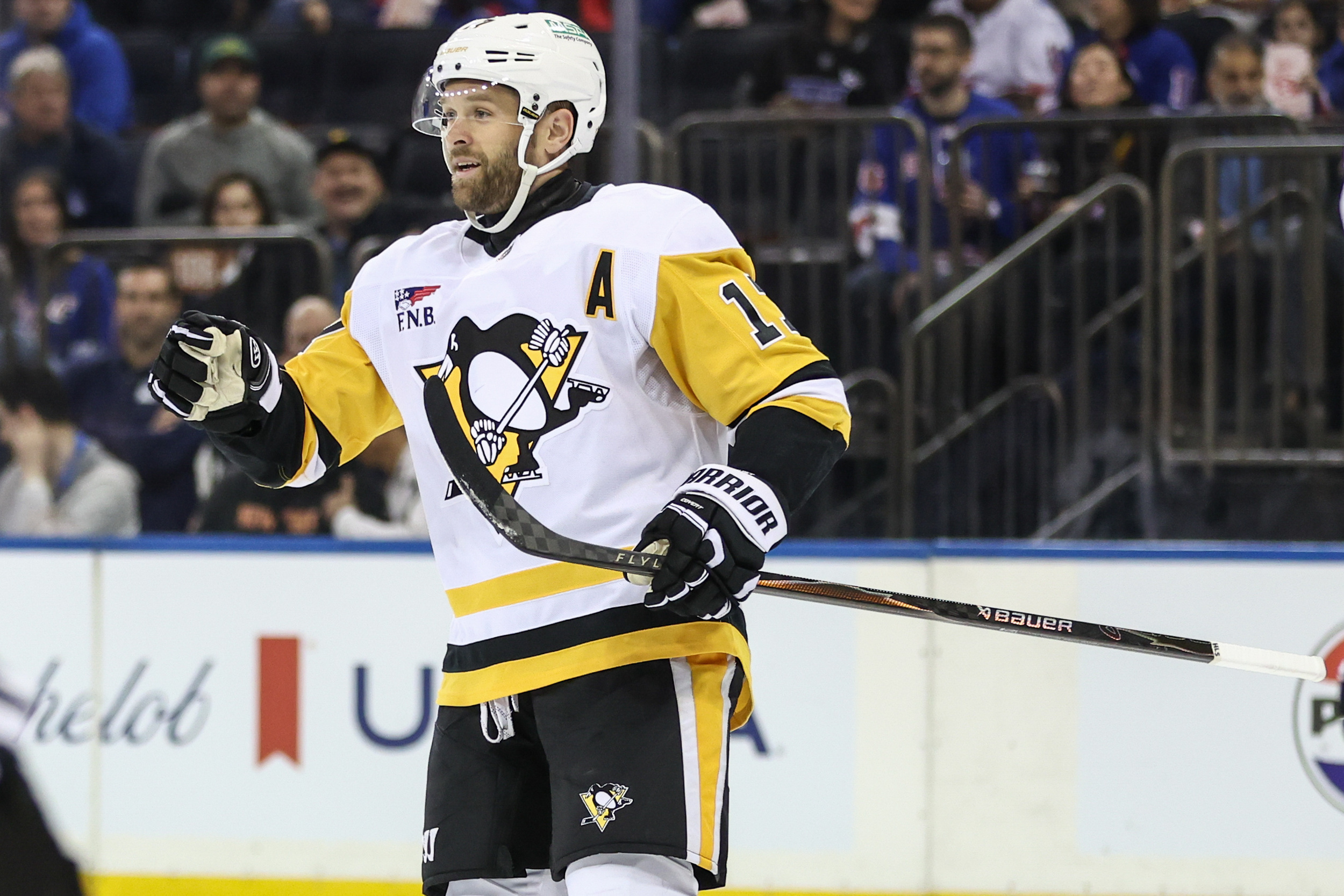 Penguins shopping Bryan Rust, Rickard Rakell