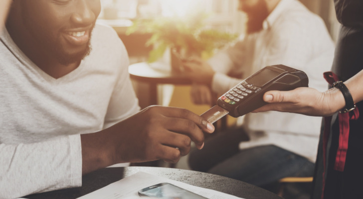 Are Canadians tipping less? 67% of service workers say yes — here's ...